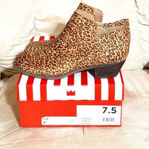 Crown & Ivy Ankle Boots - Booties - Size 7.5 Leopard Print - New with Box